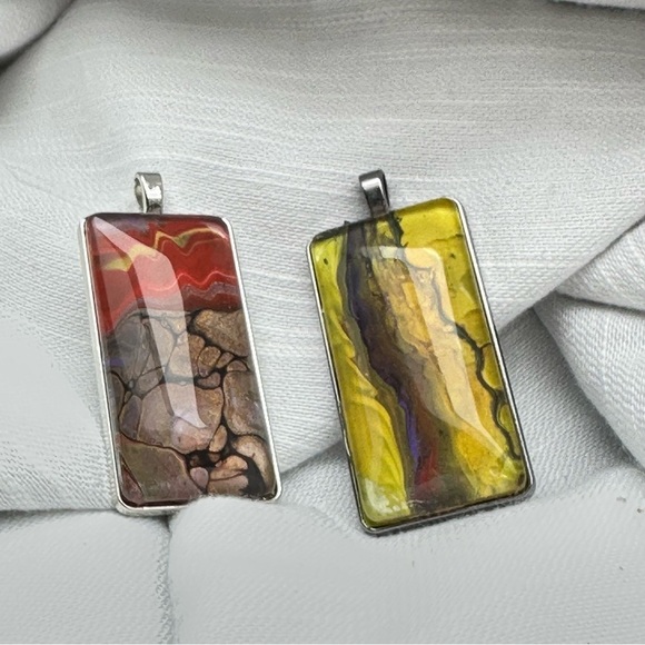 Fluid Art, Acrylic Hand Paint Pendants, Abstract, Glass cabochon 2 In Set 1876 - Picture 8 of 8